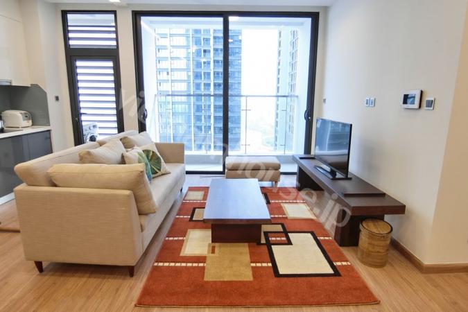 Super hot three bedroom apartment right in the golden place of Ba Dinh District 