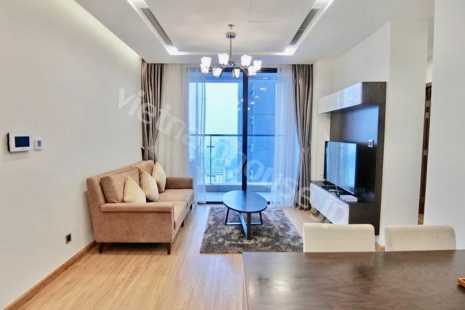 Experience a convenient 2-bedroom apartment in Vinhomes Metropolis