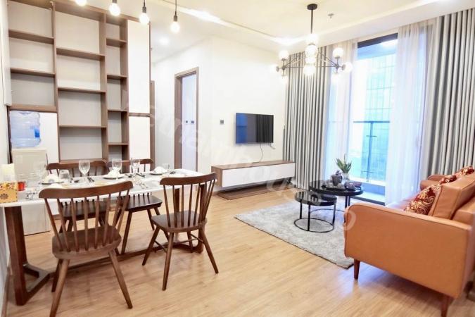Enjoy a fresh space at Vinhomes Metropolis apartment