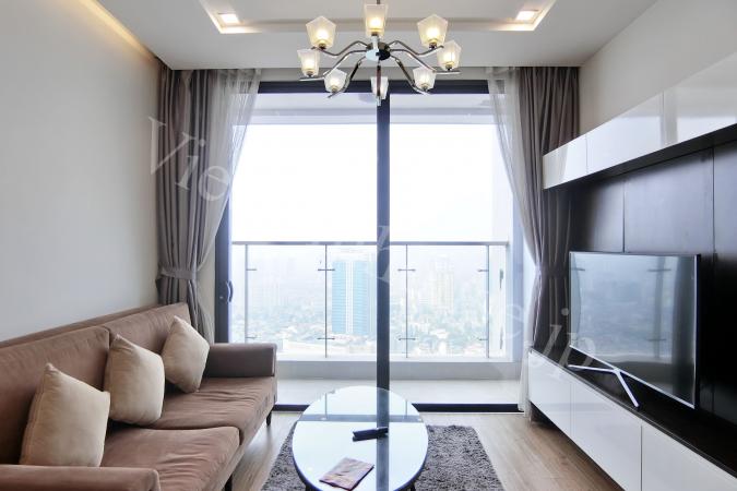 High floor apartment with 2 lake views