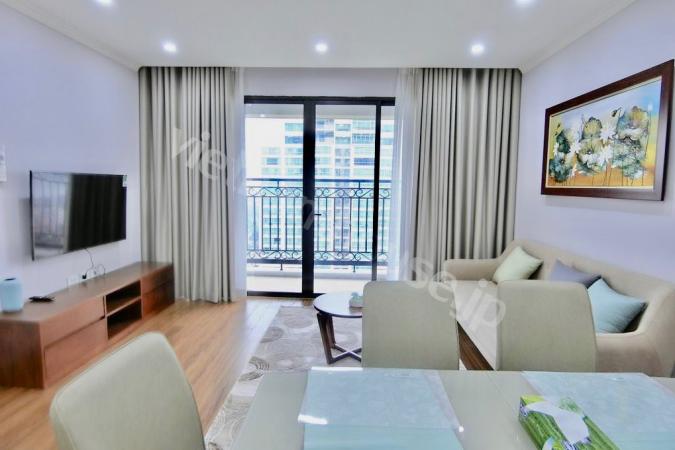  2-bedroom apartment, view overlooking the windy West Lake