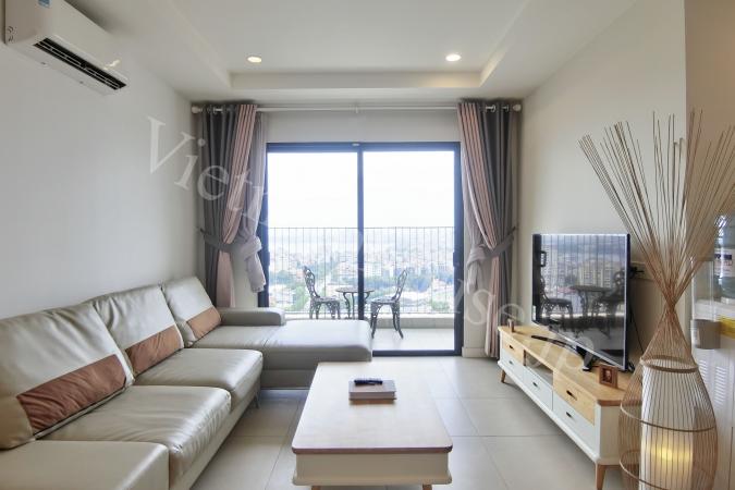 3 bedroom apartment in Kosmo Tay Ho with West Lake view