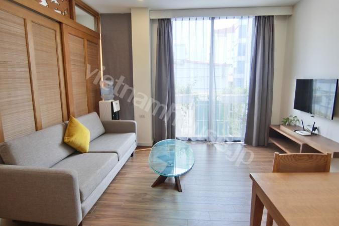 One bedroom service apartment in quite alley right at crowded Dao Tan street