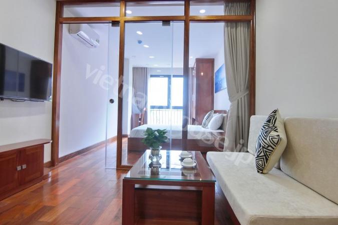 One bedroom serviced apartment on Dao Tan St