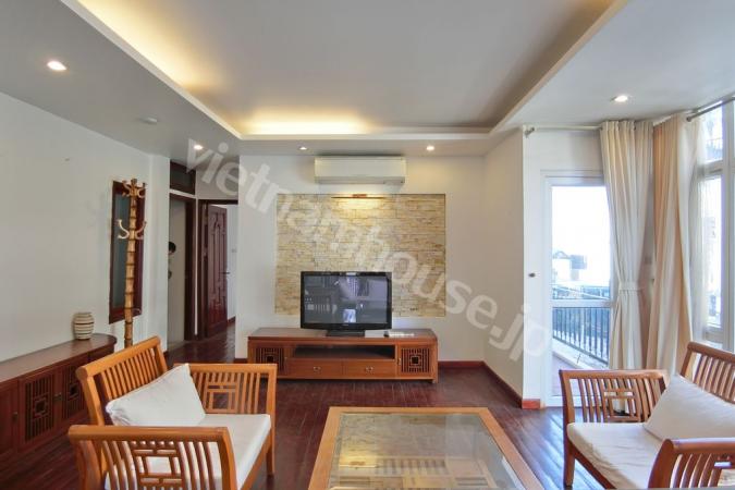 Warm-tone designed 2 bedroom serviced APT closed to Truc Bach lake