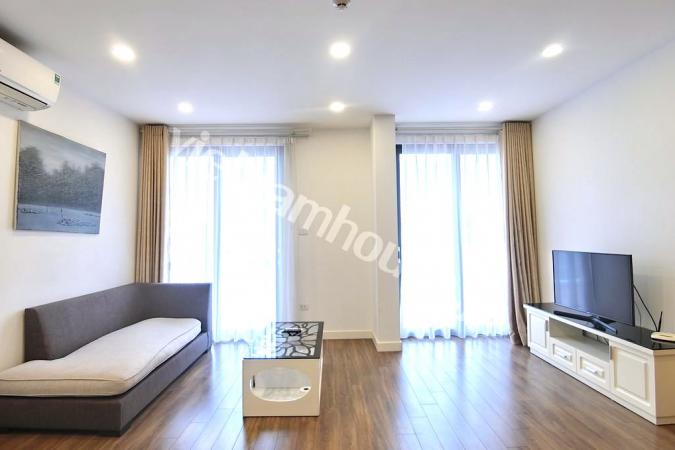 Lake view apartment in Ba Dinh area 