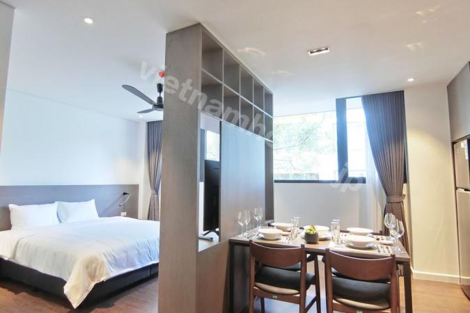 This fully furnished studio apartment is waiting for you to experience