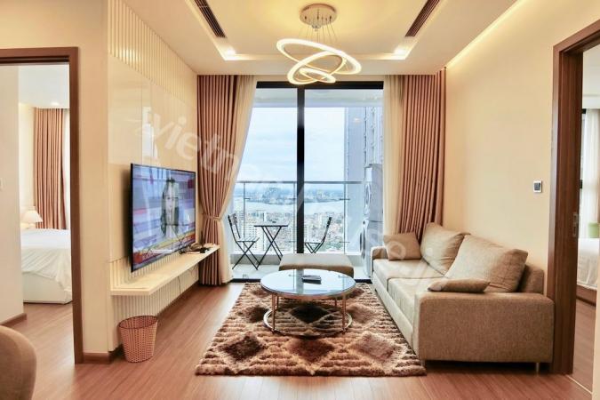 Modern and luxurious apartment in Vinhomes Metropolis