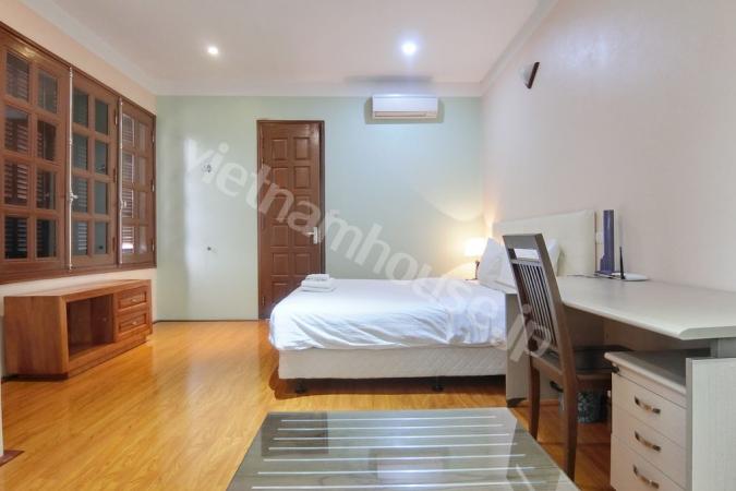 Good price for 1 bedroom with wooden floorin