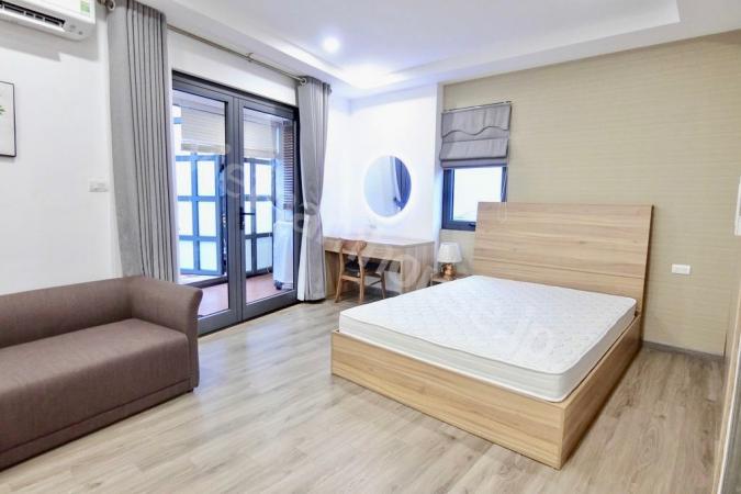 Enjoy the airy and convenient space at Studio apartment on Linh Lang street