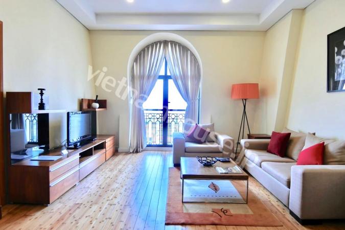 Come and enjoy the comfortable life in a one-bedroom apartment in Hoan Kiem district
