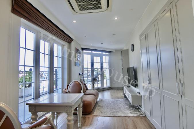 You will always feel comfortable with this spacious one-bedroom apartment