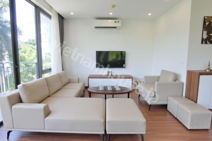 Spacious serviced apartment with straight view to Intercontinental 