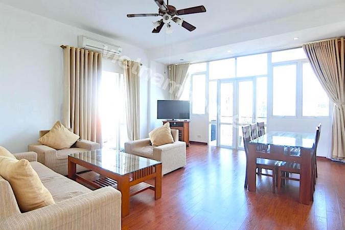 Big size 02 bedroom apartment in Tay Ho street 