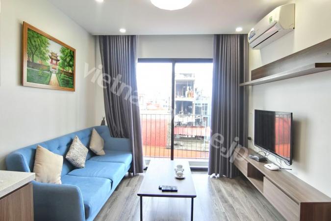 One bedroom serviced apartment with bathtub and modern furniture