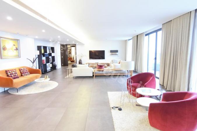 Penthouse apartment with 5 bedrooms 4 luxurious and classy bathrooms