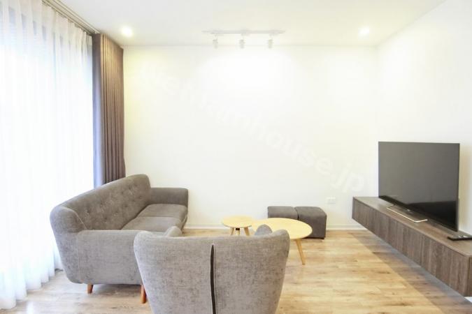 Large serviced apartment with 1 bedroom in the center of Tay Ho District.