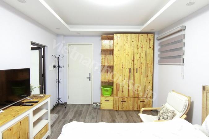 Cheap little studio located right in the center of Tay Ho