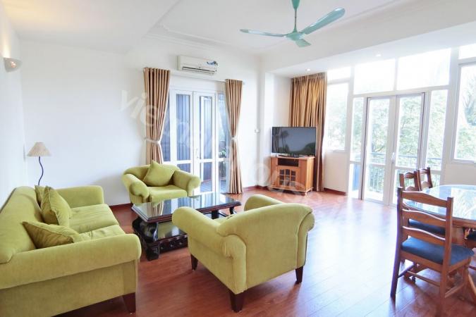 Spacious serviced apartment with many greenery only takes 5 minutes to walk to West Lake.