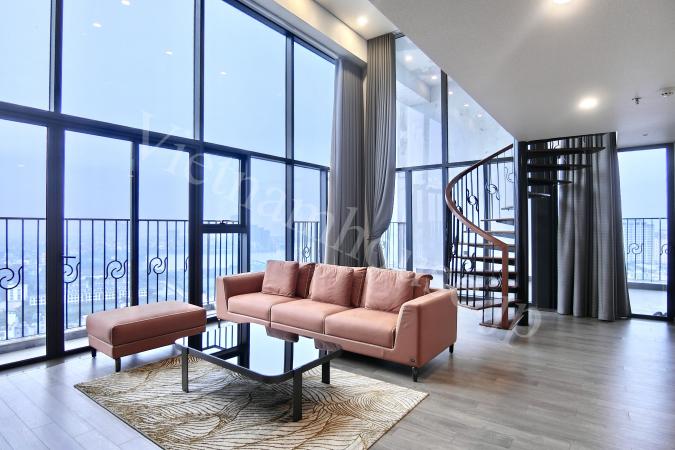 Three bedroom family apartment with West Lake view and superior amenities